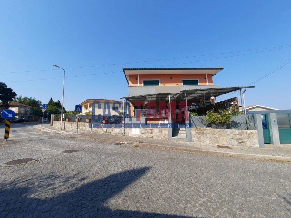 Negócio para Venda em Areias, Sequeirô, Lama e Palmeira Foto 3