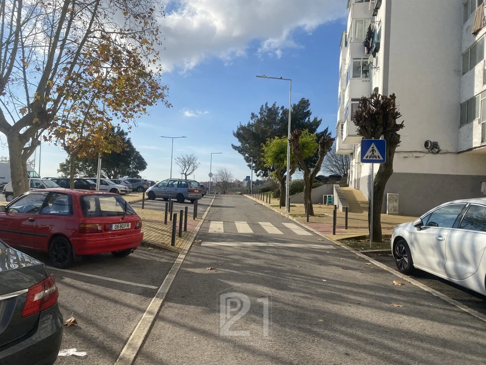 Apartamento T2 para Venda em Massamá e Monte Abraão Foto 29