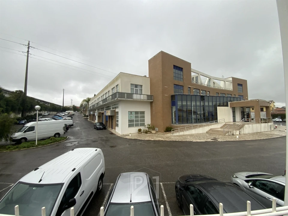 Escritório para Venda em Cacém e São Marcos Foto 1