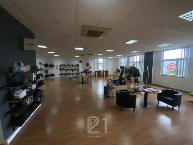 Escritório para Venda em Cacém e São Marcos Foto 4