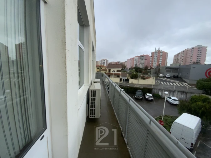 Escritório para Venda em Cacém e São Marcos Foto 9