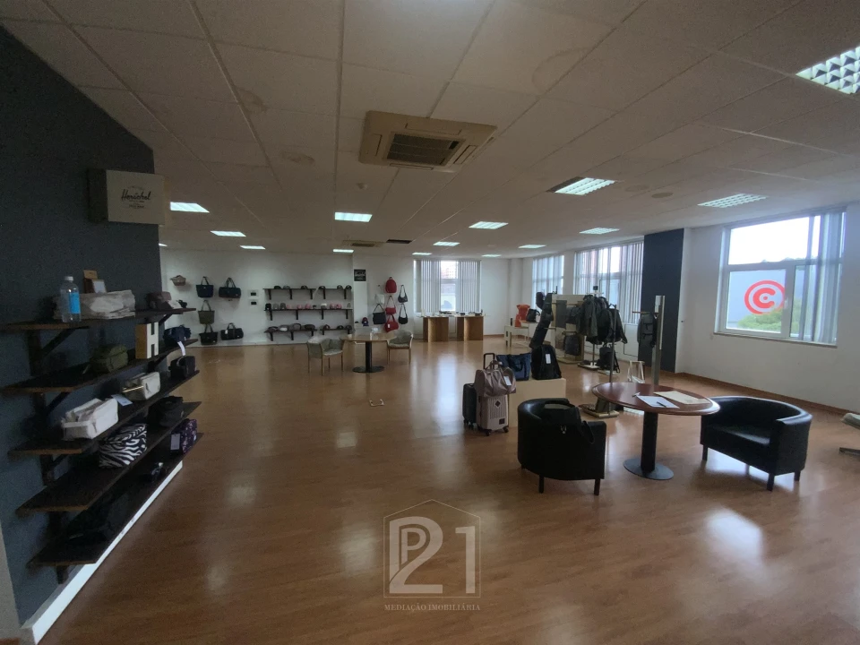 Escritório para Venda em Cacém e São Marcos Foto 4