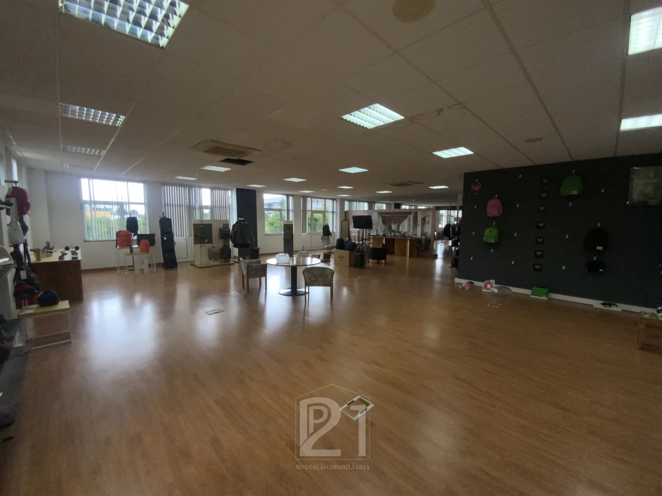 Escritório para Venda em Cacém e São Marcos Foto 7