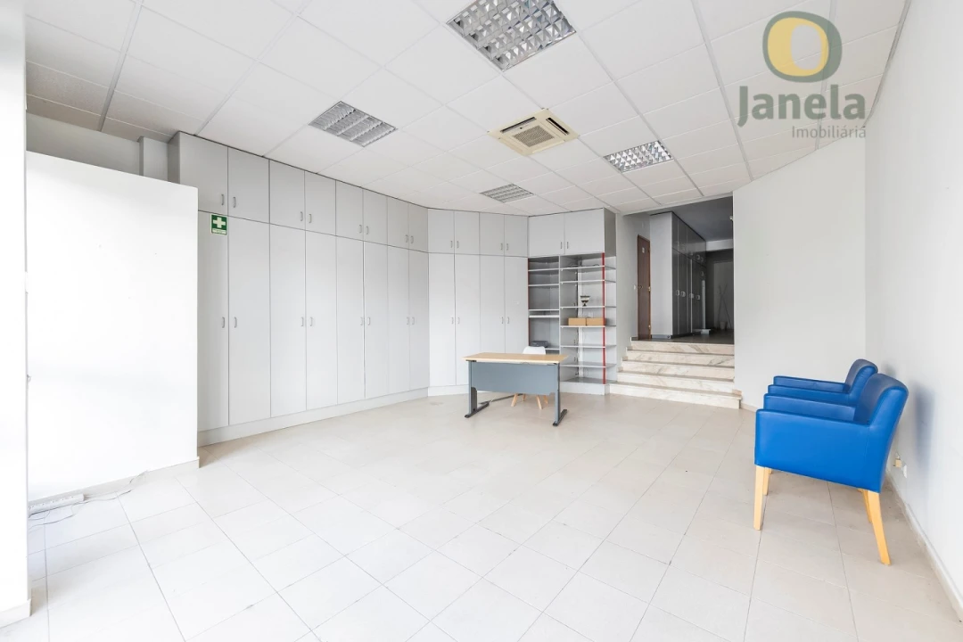 Loja para Venda em Faro (Sé e São Pedro) Foto 8