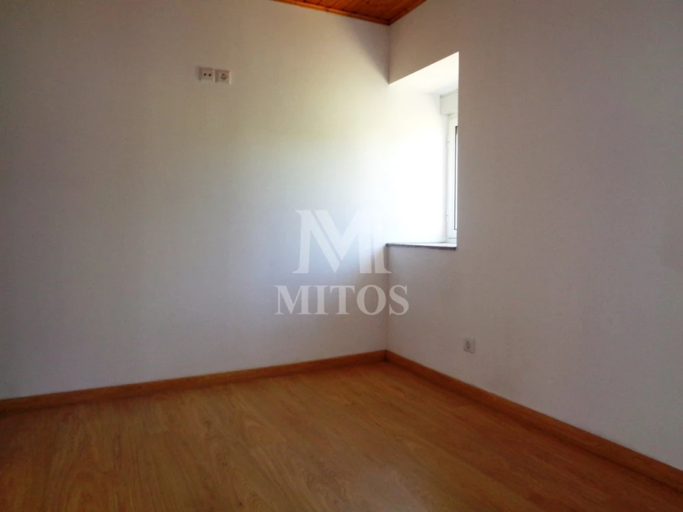 Moradia T2 para Arrendamento em Cardielos e Serreleis Foto 7