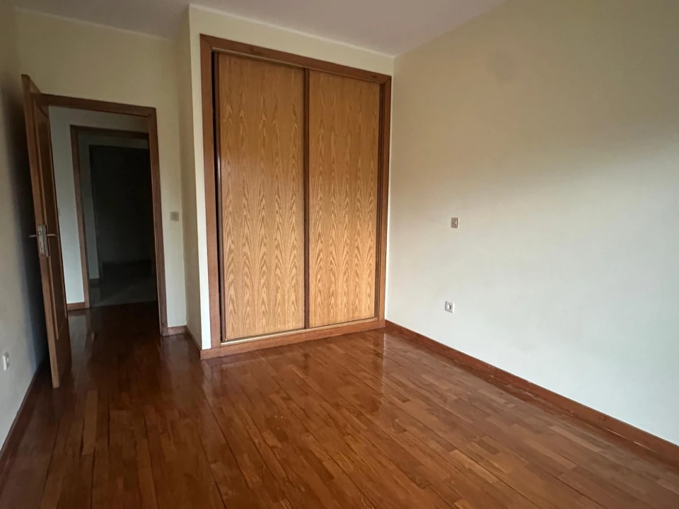 Apartamento T2 para Venda em Cidade da Maia Foto 9