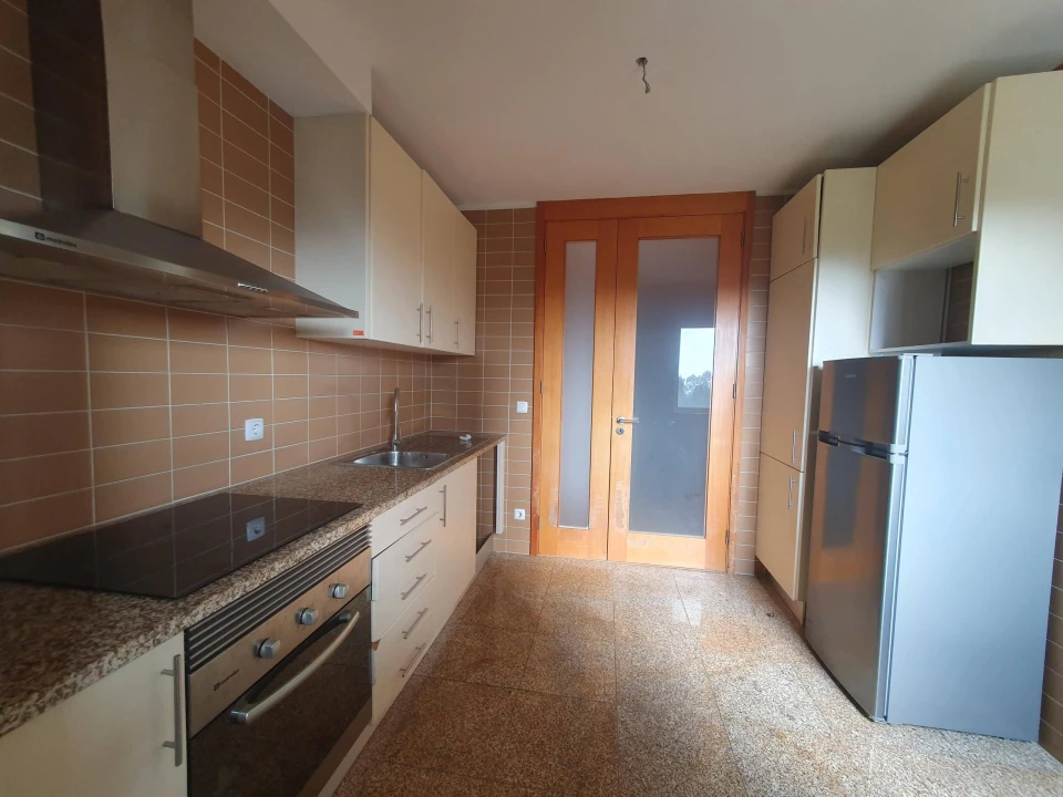 Apartamento T3 para Venda em Moreira Foto 4