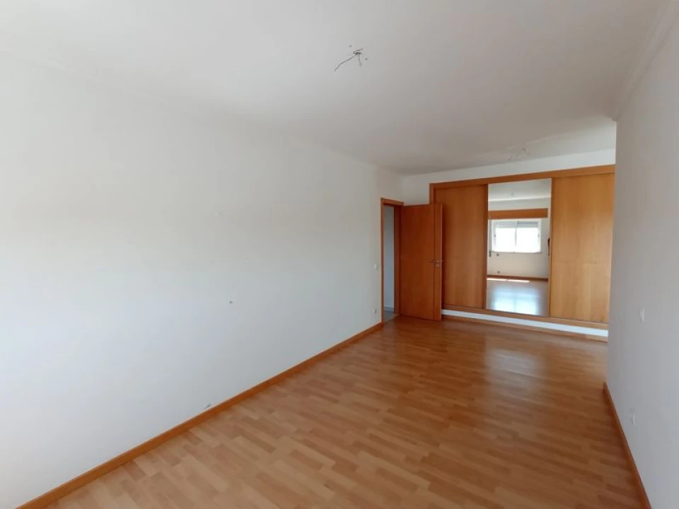 Apartamento T2 para Venda em Azambuja Foto 7