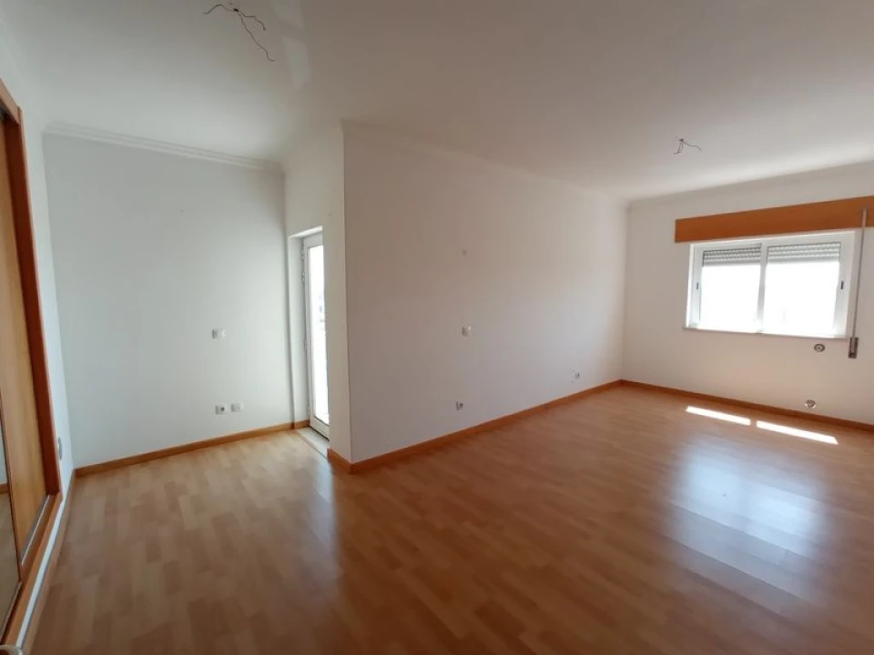 Apartamento T2 para Venda em Azambuja Foto 8