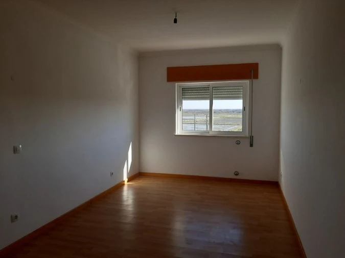 Apartamento T2 para Venda em Azambuja Foto 14
