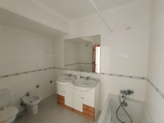 Apartamento T2 para Venda em Azambuja Foto 17