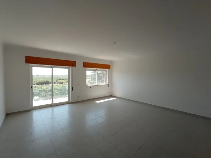 Apartamento T2 para Venda em Azambuja Foto 4