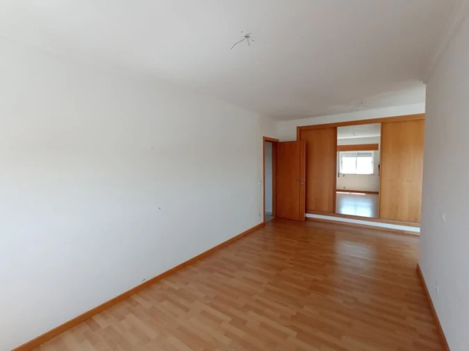 Apartamento T2 para Venda em Azambuja Foto 7