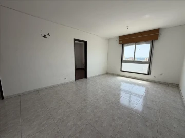 Apartamento T3 para Venda em Laranjeiro e Feijó