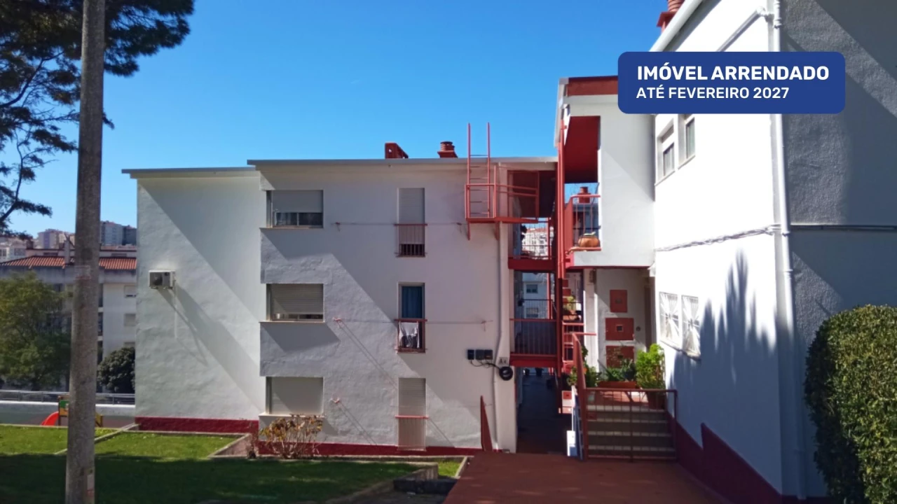 Apartamento T3 para Venda em Queluz e Belas Foto 1