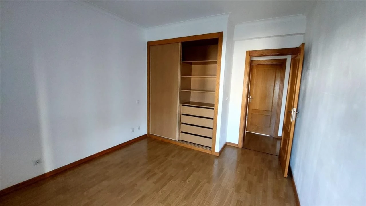 Apartamento T3 para Venda em Carregado e Cadafais Foto 12