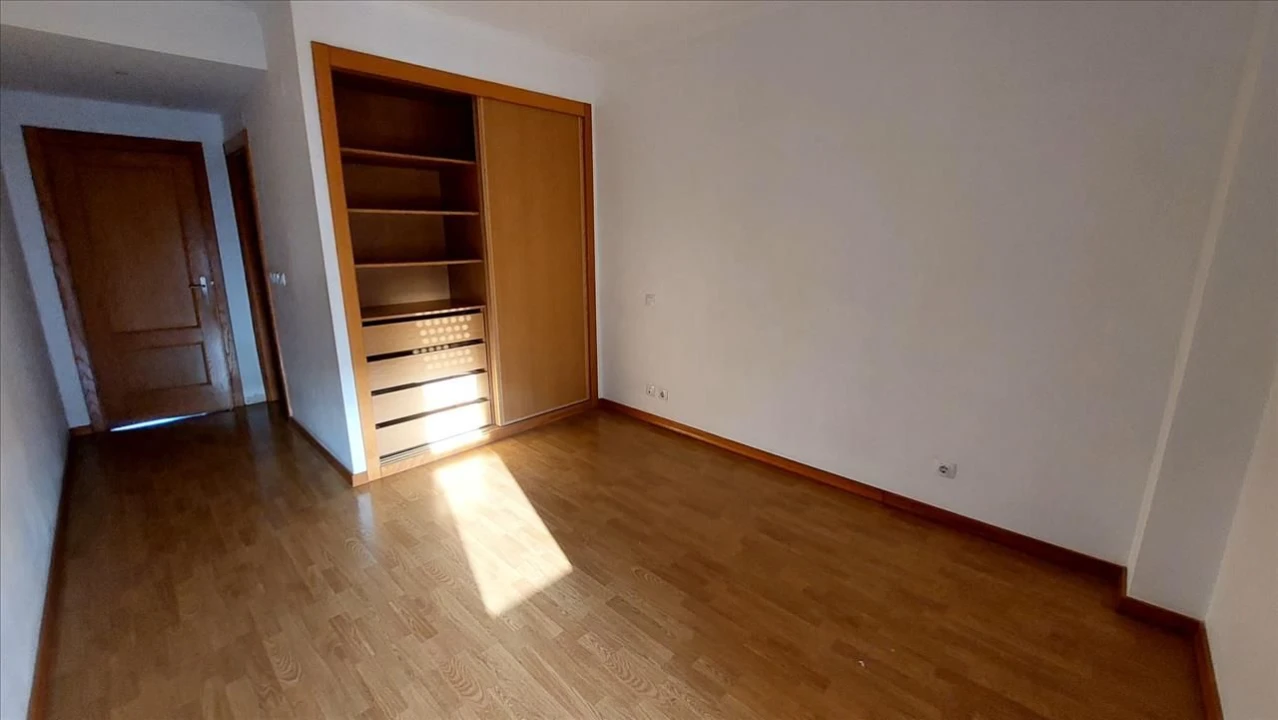 Apartamento T3 para Venda em Carregado e Cadafais Foto 16