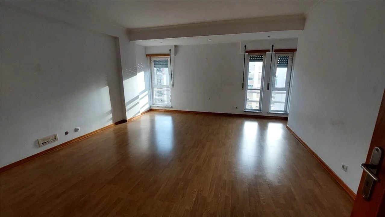Apartamento T3 para Venda em Carregado e Cadafais Foto 4