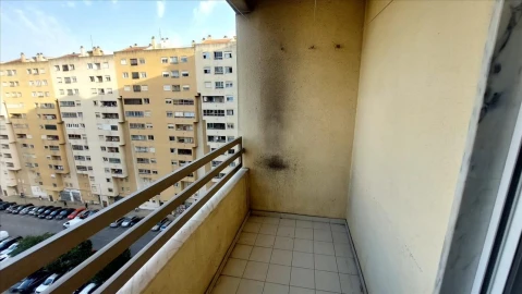 Apartamento T3 para Venda em Carregado e Cadafais