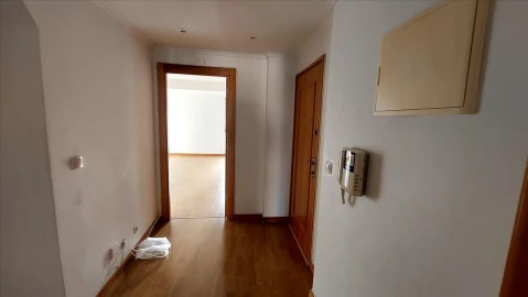 Apartamento T3 para Venda em Carregado e Cadafais