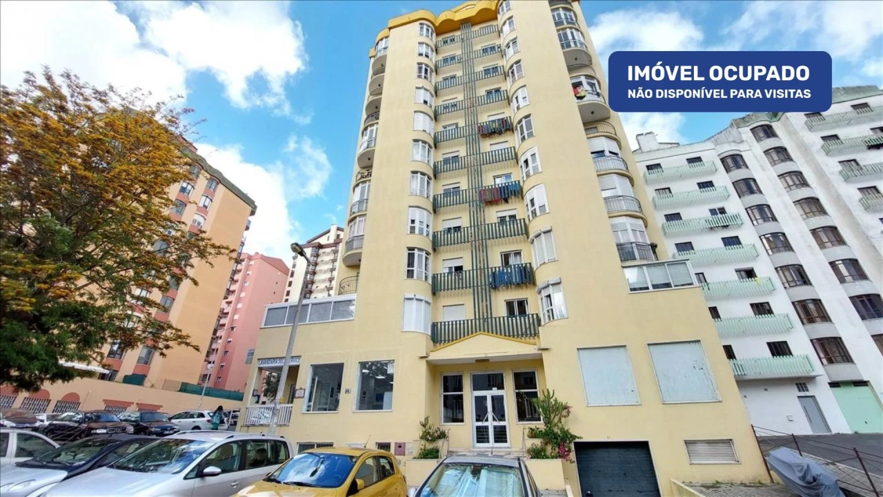 Apartamento T2 para Venda em Agualva e Mira-Sintra Foto 1