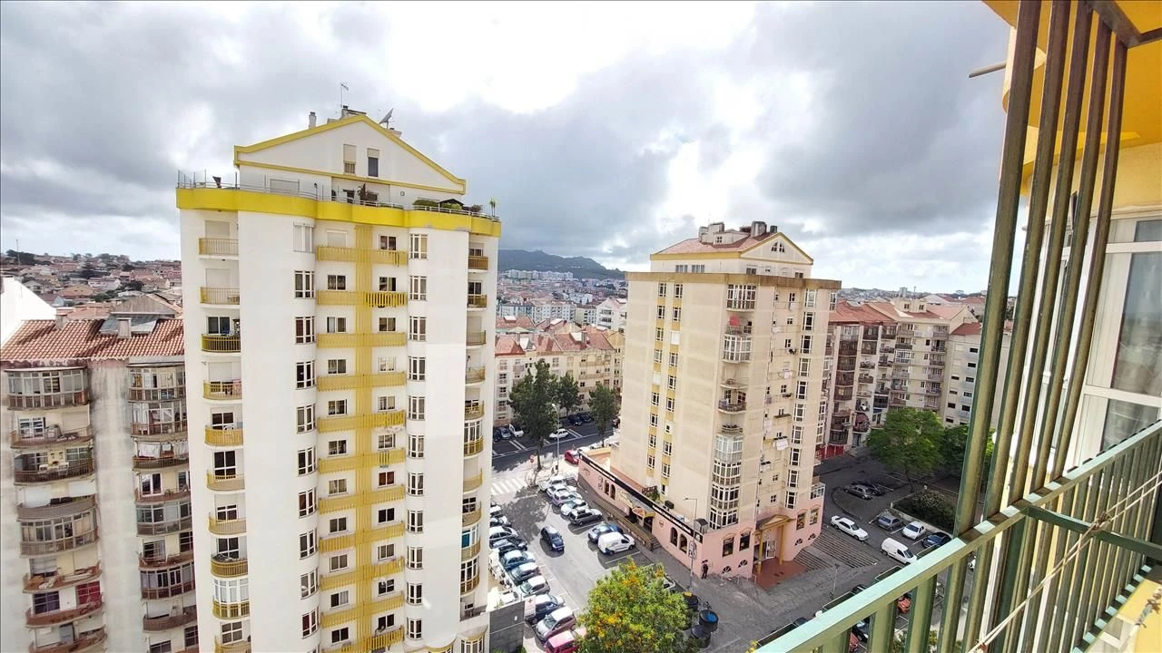 Apartamento T2 para Venda em Agualva e Mira-Sintra Foto 19