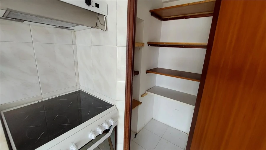 Apartamento T2 para Venda em Agualva e Mira-Sintra Foto 9