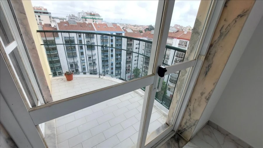 Apartamento T2 para Venda em Agualva e Mira-Sintra Foto 10