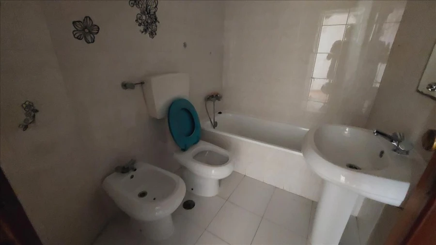 Apartamento T2 para Venda em Agualva e Mira-Sintra Foto 16