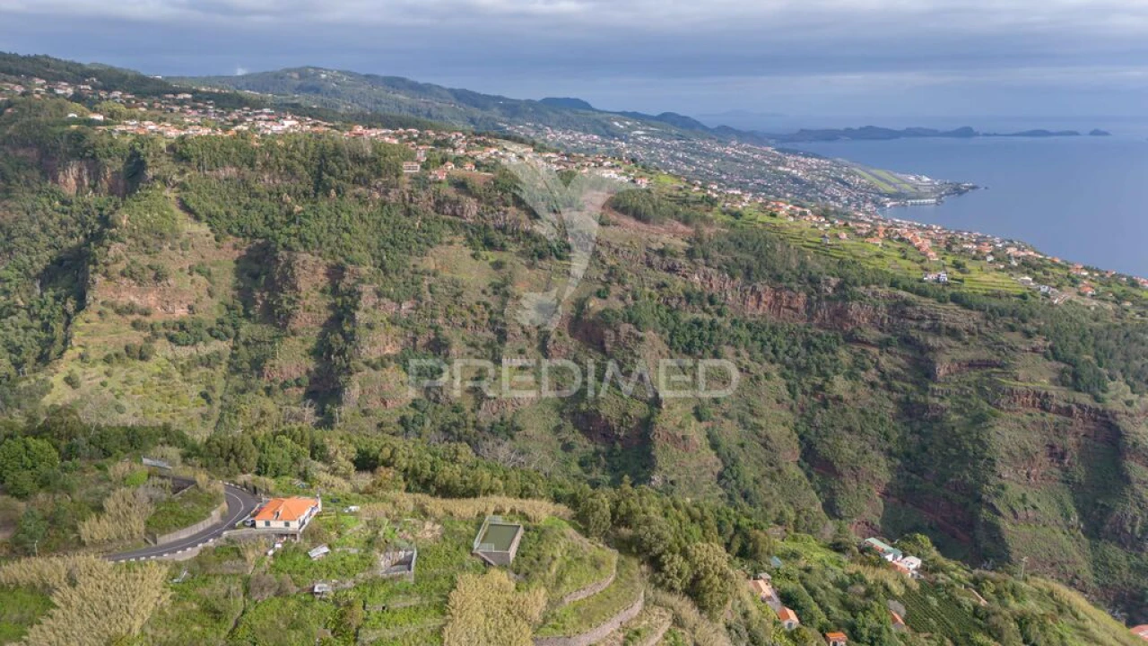 Terreno para Venda em Caniço Foto 2