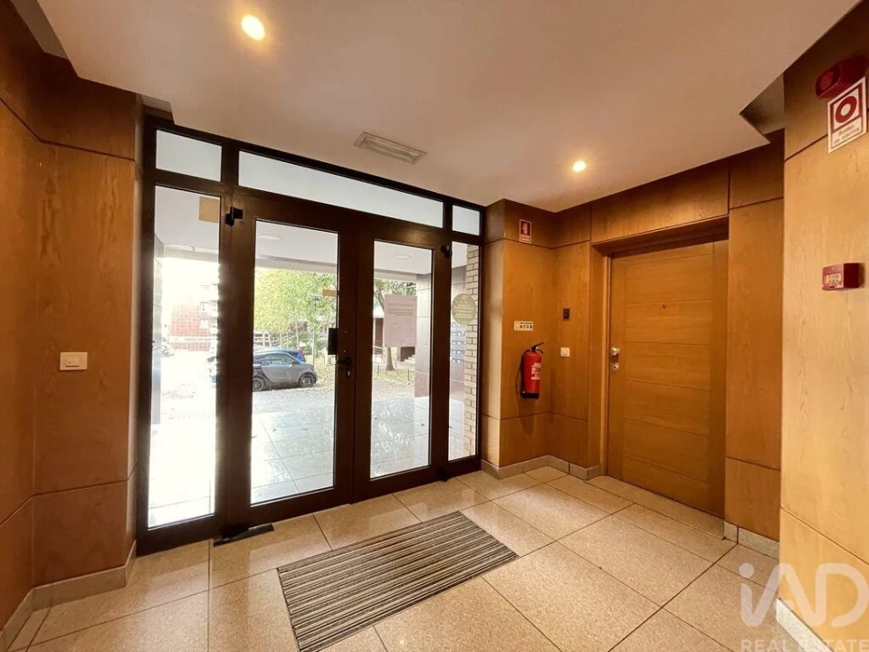 Apartamento T3 para Venda em Sacavém e Prior Velho Foto 30