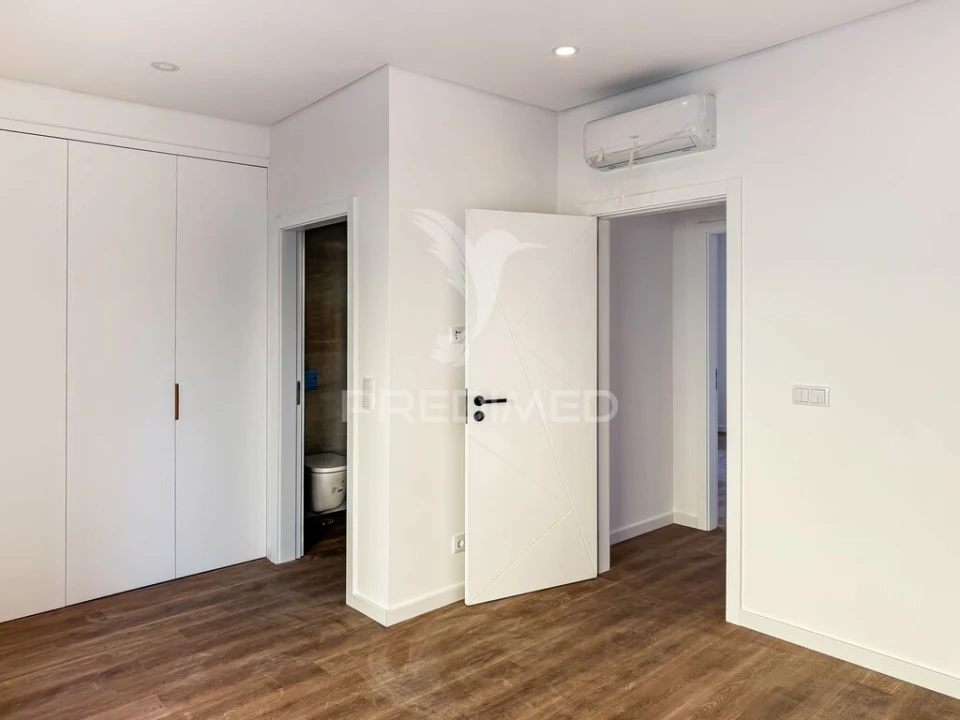 Moradia T4 para Venda em Fernao Ferro Foto 8