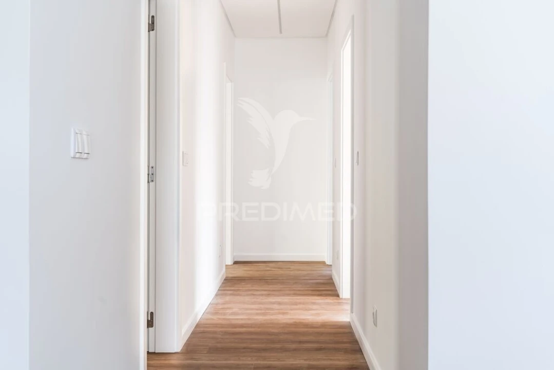 Moradia T4 para Venda em Fernao Ferro Foto 5