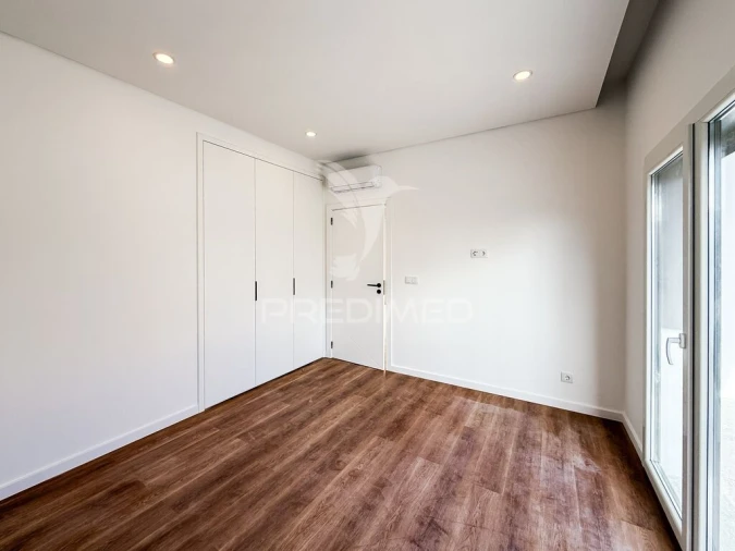 Moradia T4 para Venda em Fernao Ferro Foto 12