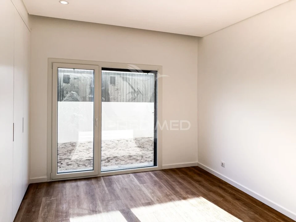 Moradia T4 para Venda em Fernao Ferro Foto 13