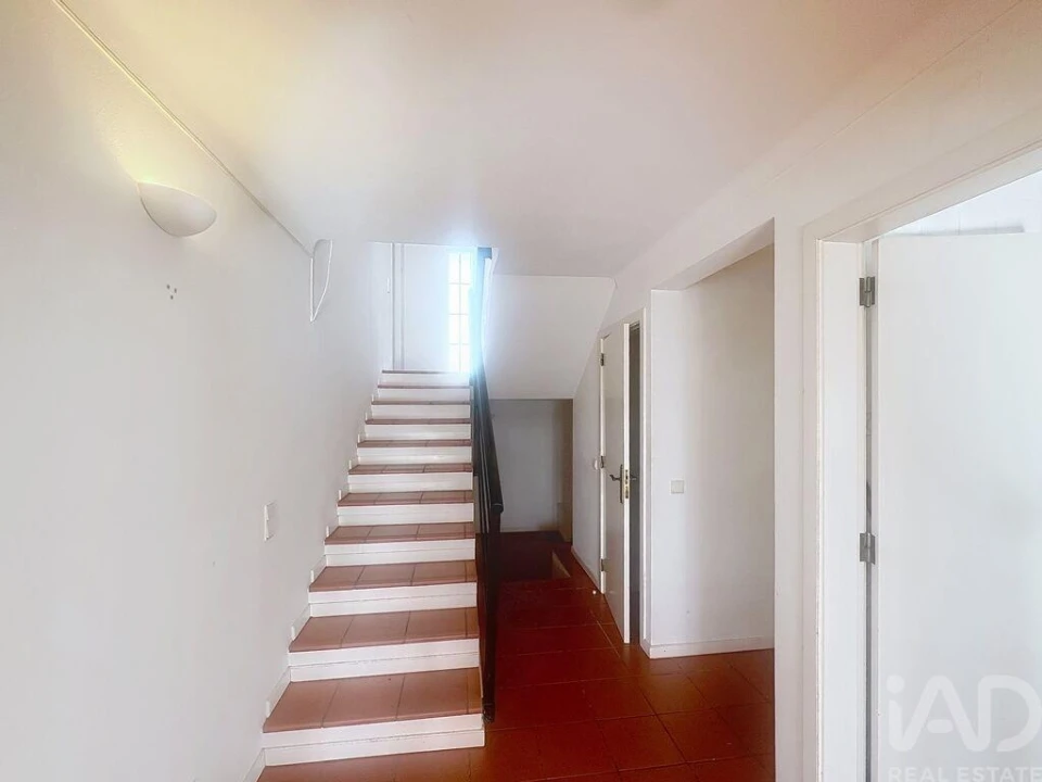 Moradia T3 para Venda em Carvoeira Foto 23