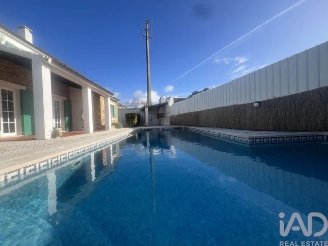 Moradia T3 para Venda em Carvoeira Foto 12