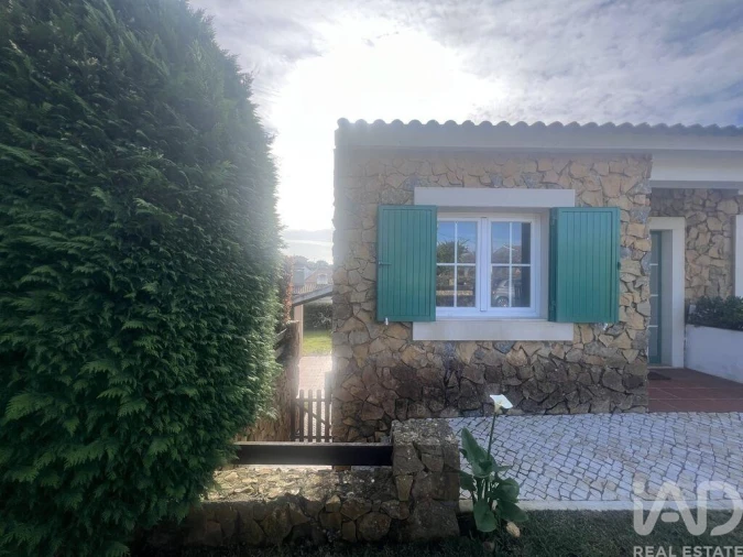 Moradia T3 para Venda em Carvoeira Foto 37