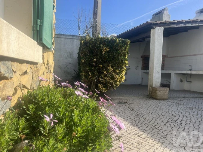 Moradia T3 para Venda em Carvoeira Foto 14