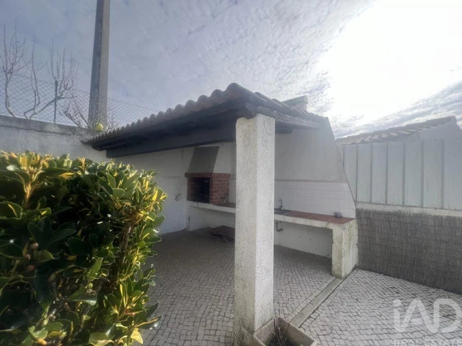 Moradia T3 para Venda em Carvoeira Foto 8