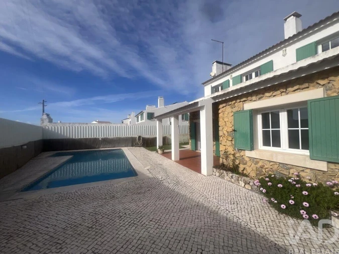 Moradia T3 para Venda em Carvoeira Foto 7