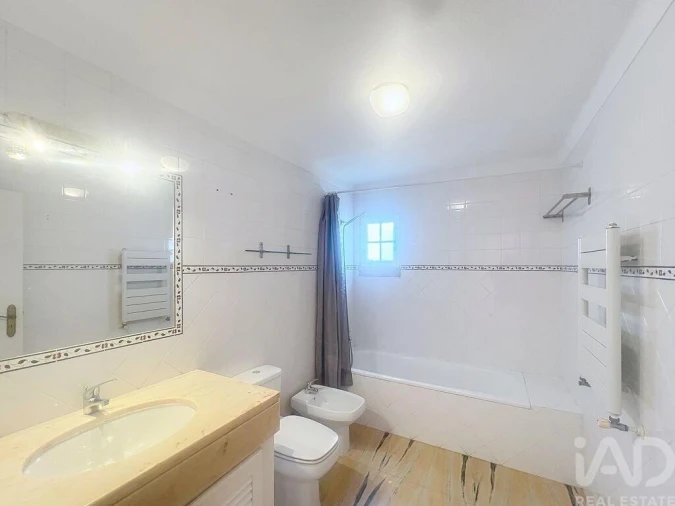 Moradia T3 para Venda em Carvoeira Foto 31