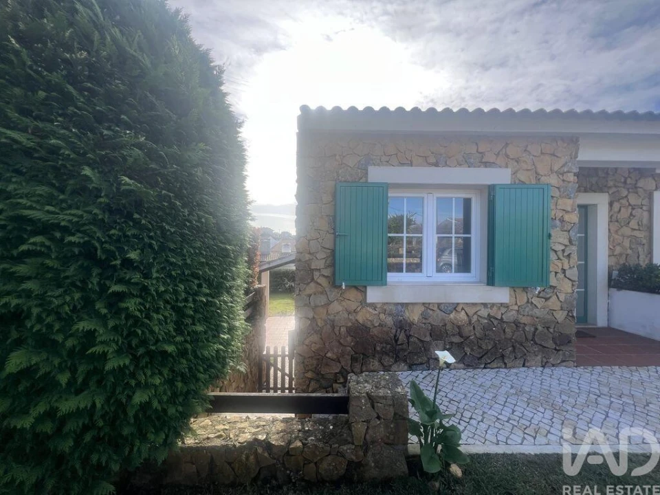 Moradia T3 para Venda em Carvoeira Foto 37