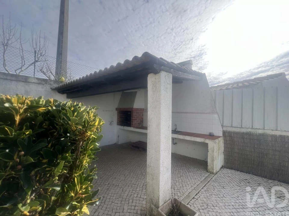 Moradia T3 para Venda em Carvoeira Foto 8