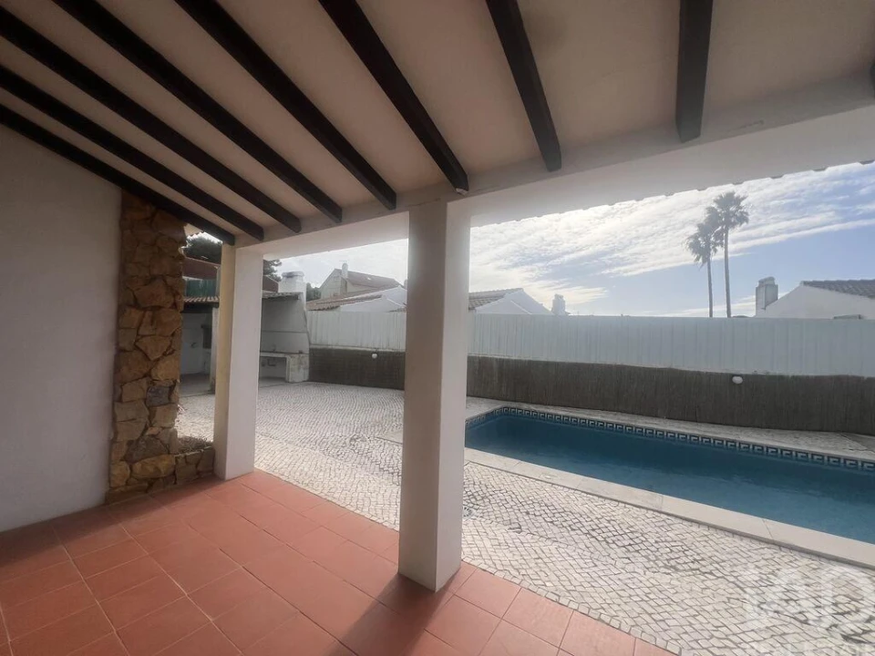 Moradia T3 para Venda em Carvoeira Foto 4