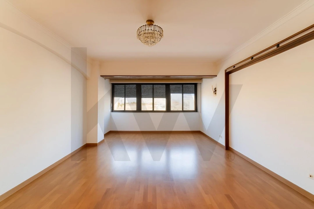 Apartamento T2 para Venda em Algés, Linda-A-Velha e Cruz Quebrada-Dafundo Foto 1