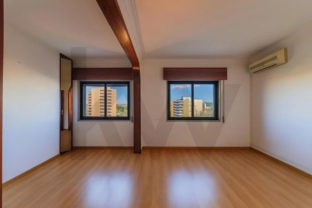 Apartamento T2 para Venda em Algés, Linda-A-Velha e Cruz Quebrada-Dafundo Foto 4