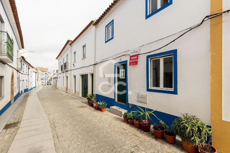 Moradia T5 para Venda em Alcaçovas Foto 1