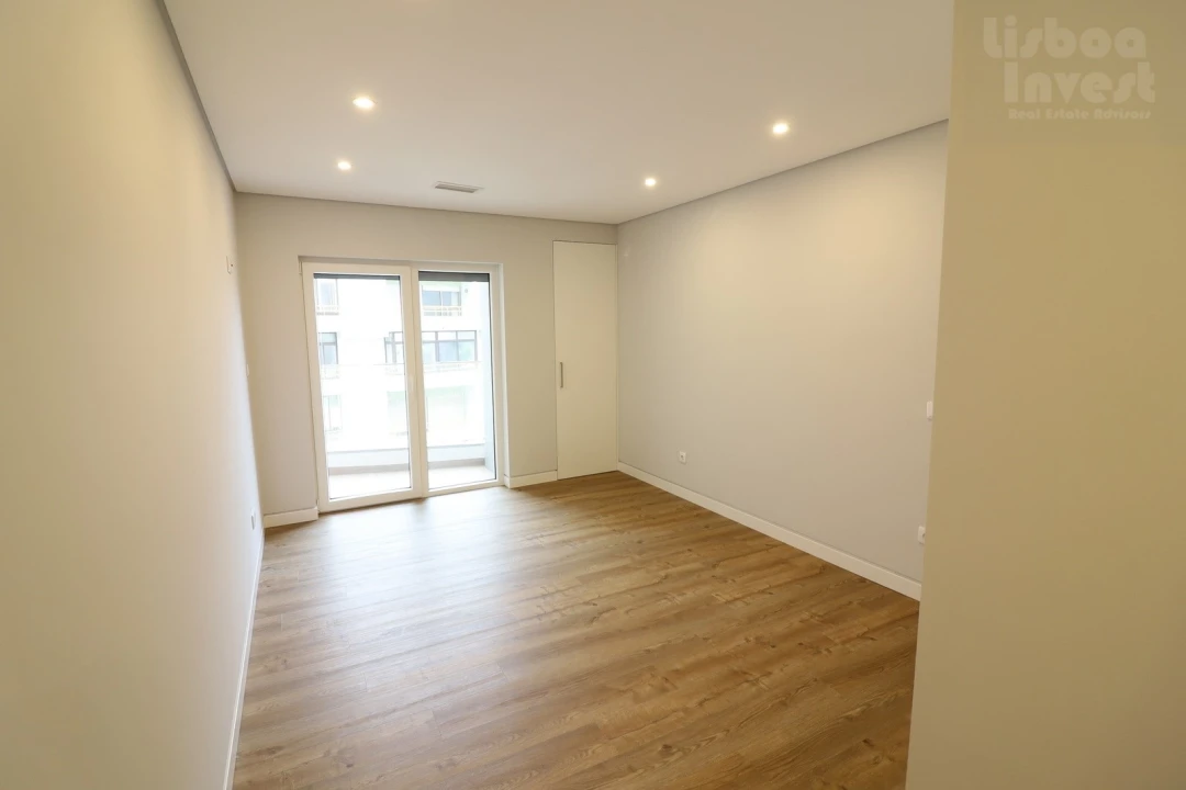 Apartamento T3 para Venda em Carcavelos e Parede Foto 28