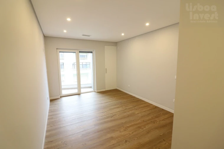 Apartamento T3 para Venda em Carcavelos e Parede Foto 28